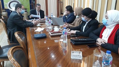 فريق عمل مؤسسة حياة كريمة يلقتي محافظ المنوفية لمناقشة تطبيق المبادرة الرئاسية