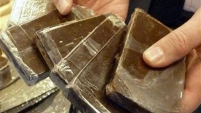 القبض على 3 أشخاص بحوزتهم 20 كجم من مخدر الحشيش بالجيزة