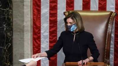 بيلوسي: الكونجرس يبحث محاكمة ترامب بعد اقتحامه