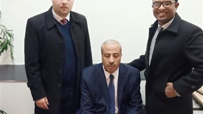 مطار القاهرة يحبط تهريب أقراص مخدرة وأسلحة بيضاء 