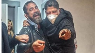 أول صورة لأمير كرارة بعد عودته من العزل مع المُنتج الفني فتحي إسماعيل