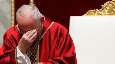 البابا فرنسيس يدين تفجيري بغداد ويعتبرهما عملا وحشيا عبثيا