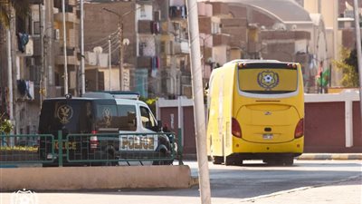 الإسماعيلي يتجه للمنصورة لدخول معسكر مغلق لمواجهة غزل المحلة (صور)