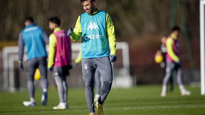 تريزيجيه يشارك في تدريبات أستون فيلا الجماعية.. وتوقعات ظهوره بلقاء نيوكاسل (صور)