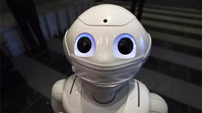 النتيجة بعد 80 دقيقة.. روبوت ياباني جديد يجري فحص كورونا (فيديو)