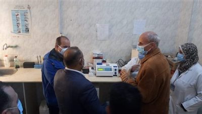 وكيل مديرية الصحة يمهل مستشفى غرب النوبارية أسبوعا لتلافي السلبيات (صور)