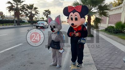 بحثًا عن لقمة العيش ..