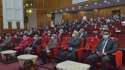 رئيس جامعة الفيوم: إطلاق قمر صناعي ومركز لعلوم الفضاء قريبًا (صور)