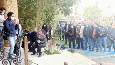 بدء صلاة الجنازة على جثمان عبلة الكحلاوي بمسجد الباقيات الصالحات