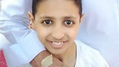 المئات يشيعون جنازة الطفل 