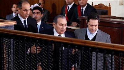 بالتزامن مع ذكرى ثورة يناير.. علاء مبارك ينشر جزءًا من خطاب لوالده في احتفالات عيد الشرطة (فيديو)