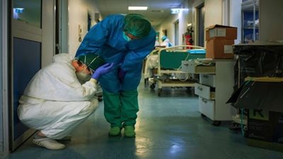 غربة ووباء.. أطباء مصر في المهجر يروون قصصهم أثناء مواجهة كورونا