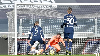 يوفنتوس يتخطى بولونيا بهدفين في الدوري الإيطالي