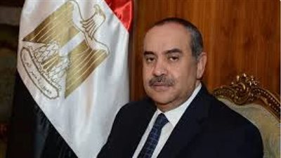 وزير الطيران يهنئ العاملين بعيد الطيران المدني واليوبيل الذهبي لإنشاء الوزارة