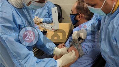 بدء التطعيم بلقاح فيروس كورونا للطاقم الطبي بمستشفى بلطيم (صور)