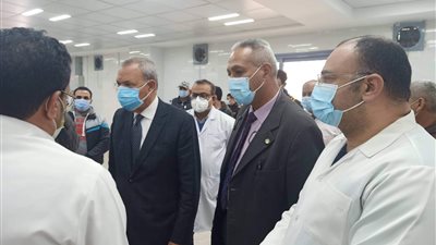 بعد توقفه منذ سنوات.. توصيل الأكسجين لمستشفى كفر شكر وإعادة تشغيله (صور)