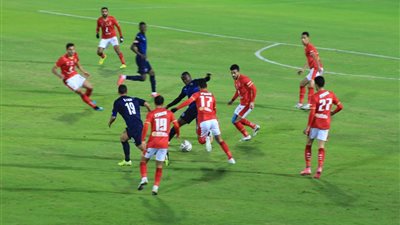 الأهلي يتعادل سلبيًا أمام بيراميدز  ويحافظ على صدارة الدوري (صور)