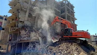 انهيار أجزاء من عقارين في الإسكندرية.. والحي: جارٍ إزالتهما بالكامل