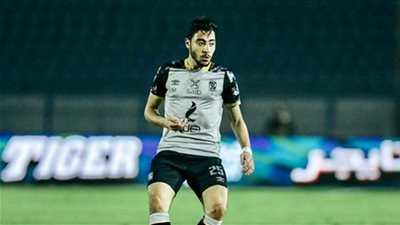 أكرم توفيق يشارك في المران الجماعي للأهلي بعد 