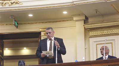 خالد أبو نحول: 