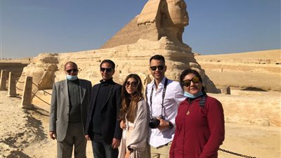 المدونون التشيك في أولى جولاتهم لمنطقة آثار الجيزة (صور)
