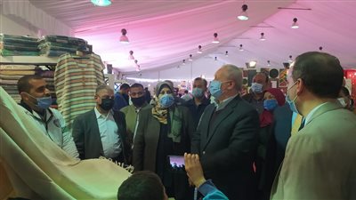 محافظ الأقصر يفتتح معرض ديارنا الثامن للأسر المنتجة