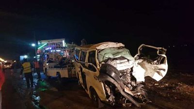 بينهم طفلان.. إصابة 5 أشخاص في حادث انقلاب سيارة بصحراوي البحيرة