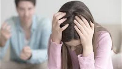 هند البنا: علاقات زوجية فشلت بسبب العيش في بيت العائلة.. وهذا هو الحل (فيديو)