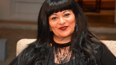 فريدة سيف النصر تنفي الخلاف بين محمد رمضان وسمية الخشاب وتلقن أحد المتابعين درسًا