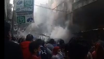 الدفع بسيارات إطفاء للسيطرة على حريق سوق التوفيقية 