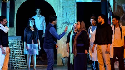 إعادة عرض مسرحية 