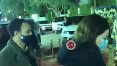 أحمد خالد صالح وهنادي مهنا يؤديان واجب العزاء في محمد الصغير