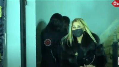 نادية الجندي وجميلة عوض تؤديان واجب العزاء في محمد الصغير