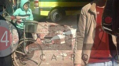 إصابة مواطن سقطت به بلكونة الطابق الثالث في كفر الزيات بالغربية (صور)