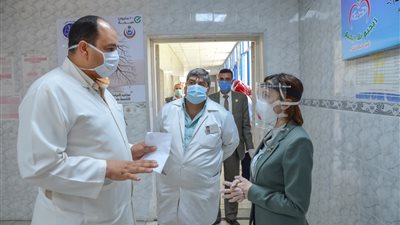 منح الأطقم الطبية بـ