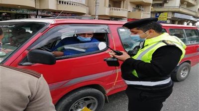 لعدم ارتداء الكمامة.. تغريم 400 ألف شخص خلال شهر واحد 