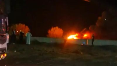 اشتعال النيران بطريق مصر إسكندرية الصحراوي إثر انقلاب سيارة غاز طبيعي (فيديو)