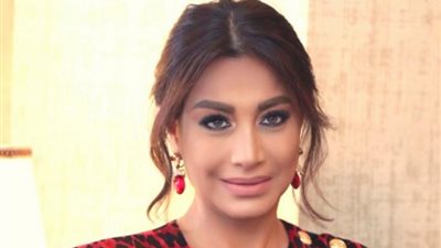 بسمة وهبة توجه نصائح لعمرو دياب ودينا الشربيني: 