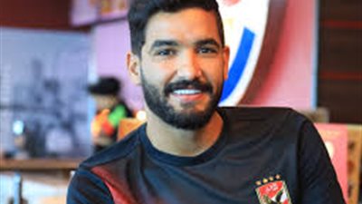 صالح جمعة يحيي ذكرى شهداء الأهلي ببورسعيد (صورة)