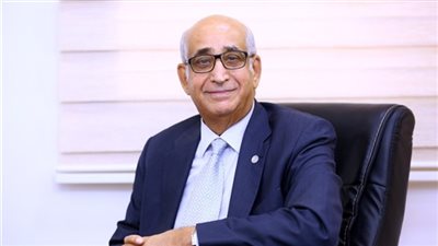 برلماني يتهم شركات الاتصالات بانتهاك خصوصية المواطنين.. ويتقدم بطلب لمناقشة دور الحكومة في حمايتهم