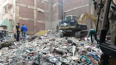 تفاصيل مصرع سيدة وابنها وإصابة الزوج في انهيار منزل بالقناطر الخيرية