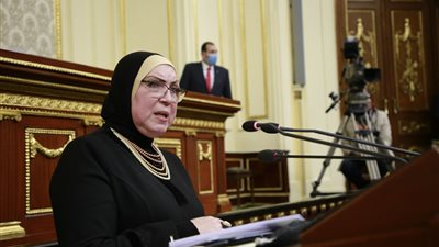 نيفين جامع تستعرض الخدمات المالية المقدمة من جهاز تنمية المشروعات