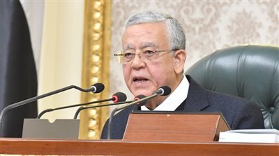 رئيس البرلمان يطالب النواب بالالتزام بمدة الحديث المحددة