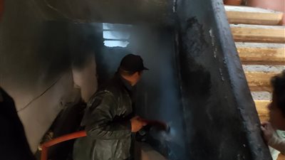 حريق في عقار بجوار مدرسة بكفر الزيات في الغربية.. والدفع بسيارتي إطفاء للسيطرة (صور) 