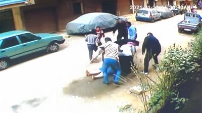 فى واقعة سحل سيدة الطالبية.. نجلها: عايزين يهجرونا .. وجارٍ التحقيق في الواقعة .. فيديو