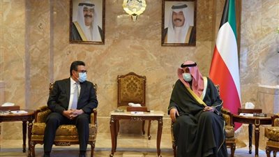 رسالة خطية من رئيس مجلس الوزراء إلى نظيره الكويتي 