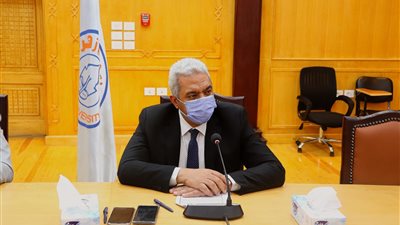 لجنة القطاع الطبي بجامعة الأزهر تتابع جهود قطاع المستشفيات تجاه جائحة كورونا (صور)