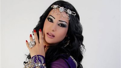 سمية الخشاب: 