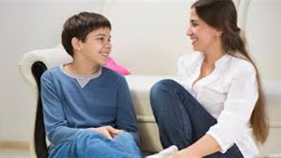 نصائح لعلاقة إيجابية بين الوالدين والمراهقين.. تعرف عليها