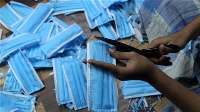 ضبط 108 آلاف كمامة طبية غير مطابقة للمواصفات داخل مصنع مستلزمات غير مرخص بالقليوبية